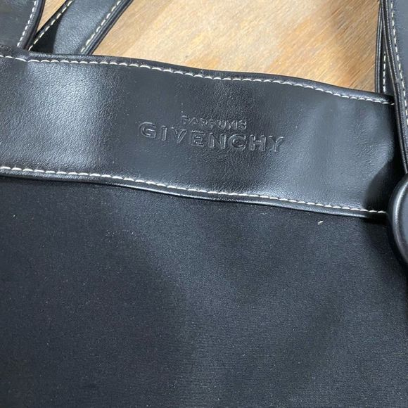 Givenchy ‘Bond’ Black Shopper Bag with Logo - Picture 4 of 13